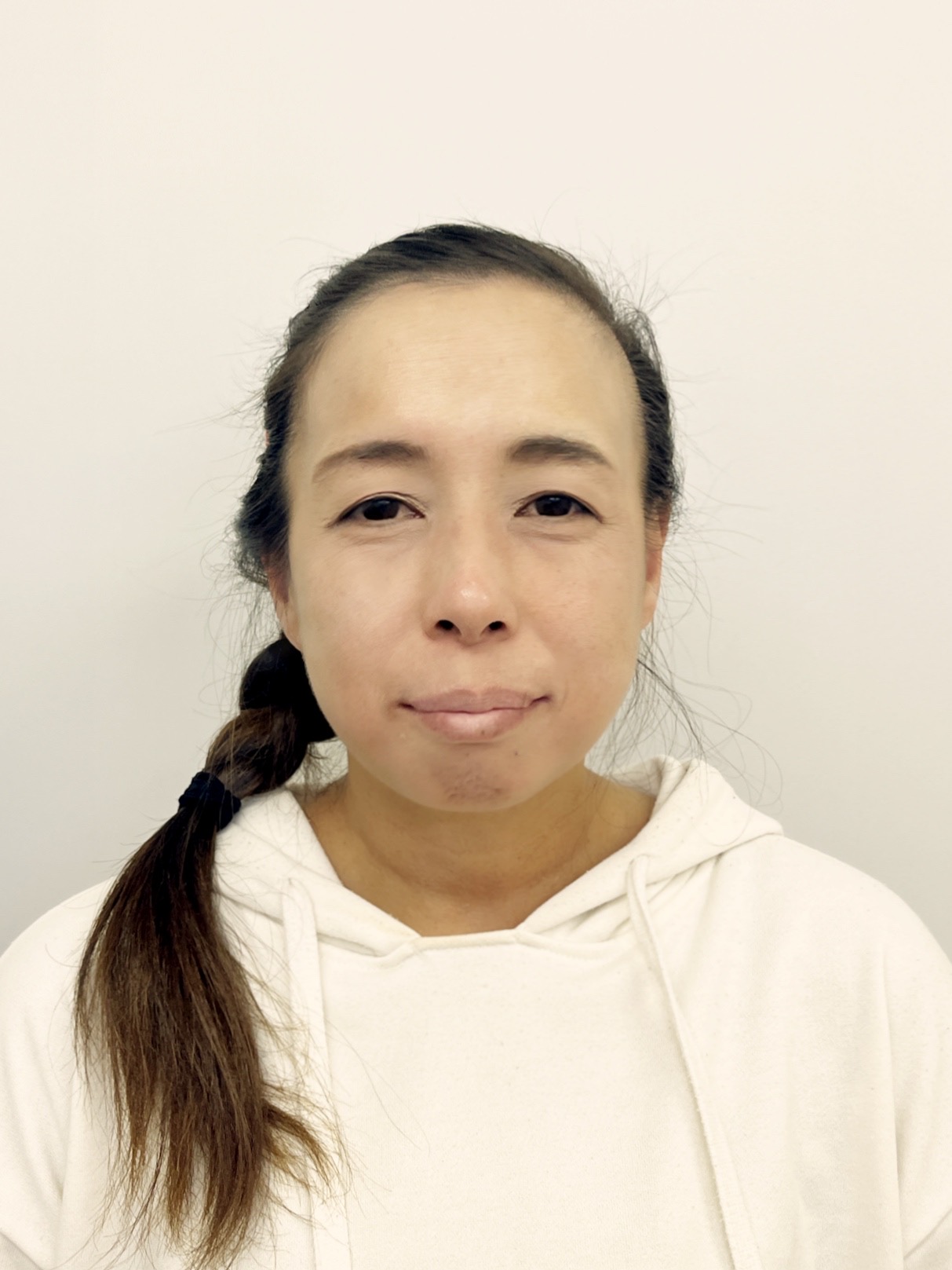 金子 綾
